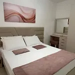 Bellavista Apartments Bougainville Bay